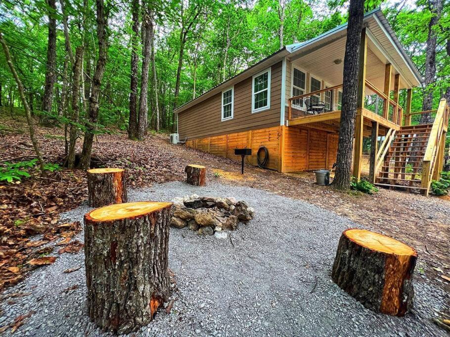 פורט פיין Coyote Cabin At Woodland Retreat At Desoto Beside Desoto State Park מראה חיצוני תמונה