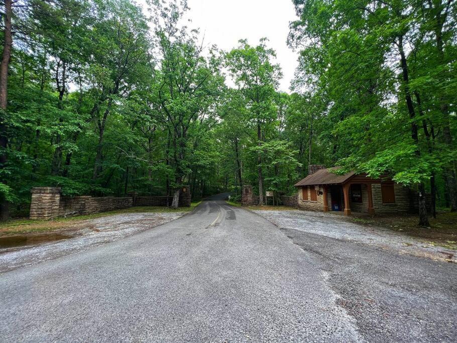 פורט פיין Coyote Cabin At Woodland Retreat At Desoto Beside Desoto State Park מראה חיצוני תמונה