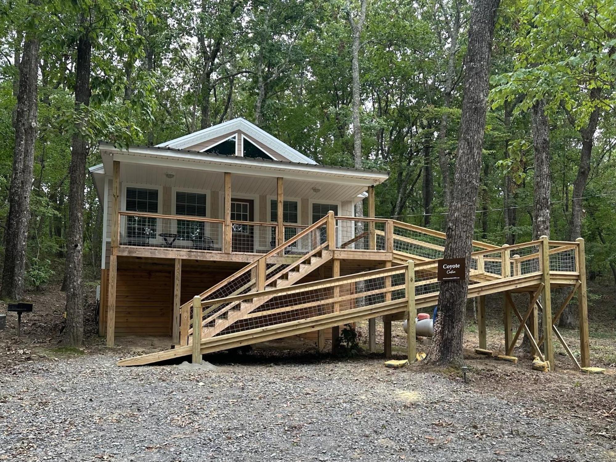 פורט פיין Coyote Cabin At Woodland Retreat At Desoto Beside Desoto State Park מראה חיצוני תמונה